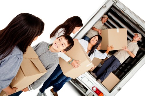 Moving truck service for residential streets in St Johns Wood
