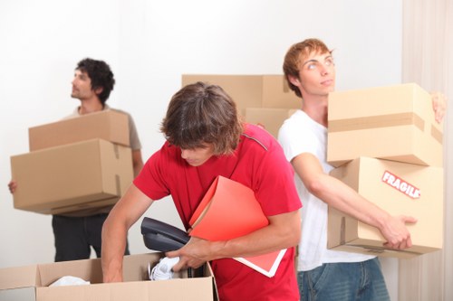 Storage units and moving boxes suited to St Johns Wood homes